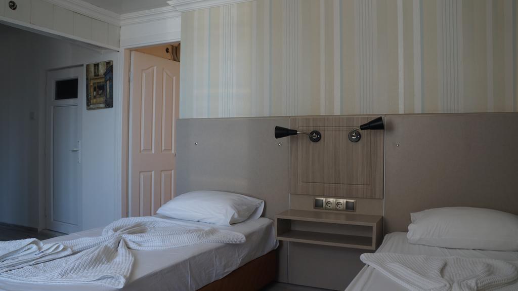 Hotel Marine Ayvalik Exterior photo