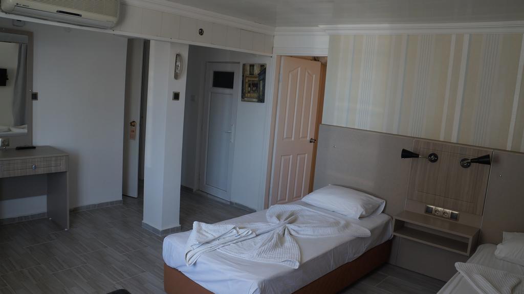 Hotel Marine Ayvalik Exterior photo